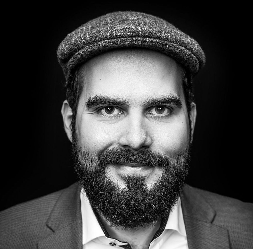 Black and white portrait of leandro robustelli